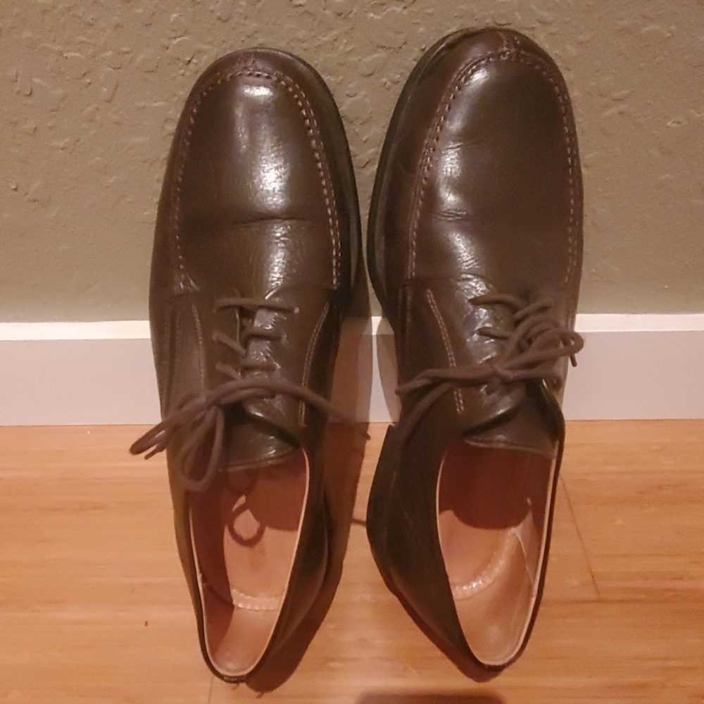 Casual laced shoes